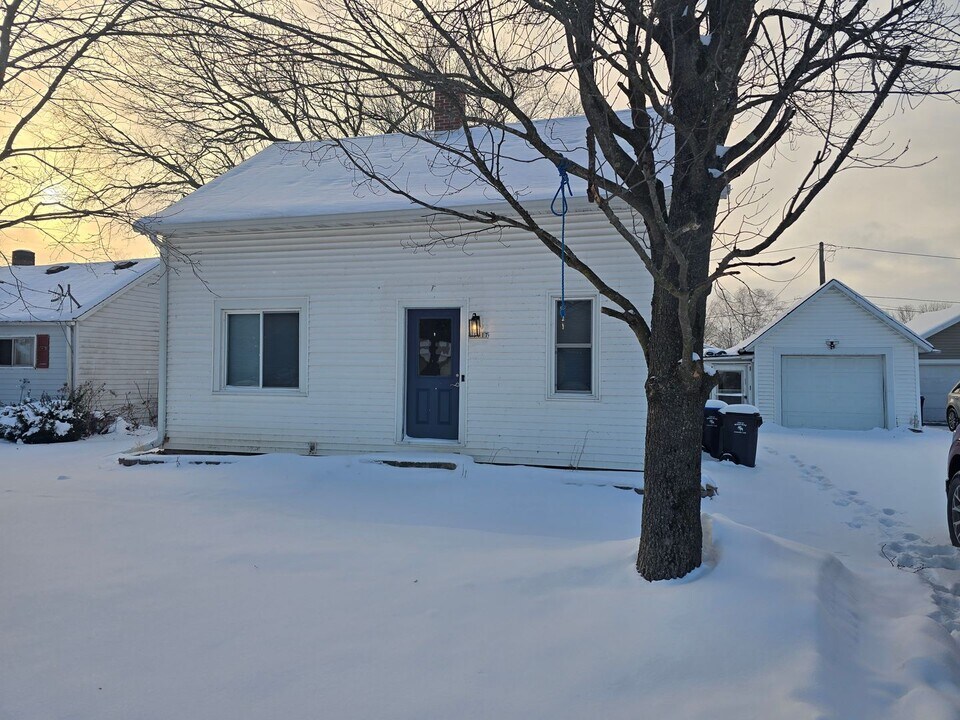 N5617 N Franklin St in Shawano, WI - Building Photo