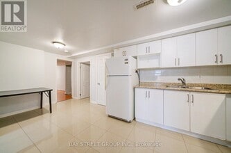 5 Lockdare St in Toronto, ON - Building Photo - Building Photo