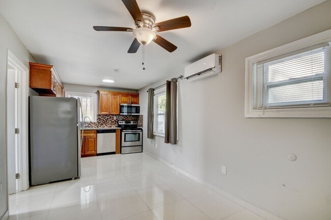 325 N L St in Lake Worth Beach, FL - Building Photo - Building Photo