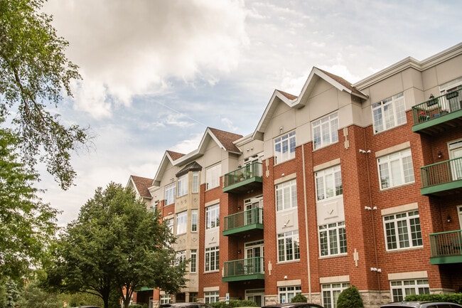 660 McHenry Rd, Unit #305 in Wheeling, IL - Building Photo - Building Photo