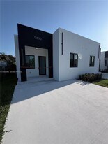 12330 SW 219th St in Goulds, FL - Building Photo