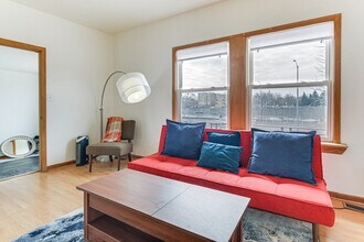 927 S Taylor Ave in Oak Park, IL - Foto de edificio - Building Photo