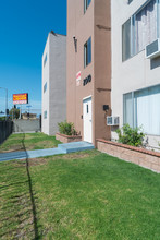 2010 Hauser Blvd in Los Angeles, CA - Building Photo - Other