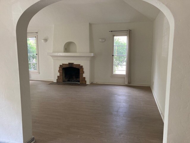 1218 S Crescent Heights Blvd in Los Angeles, CA - Building Photo - Building Photo