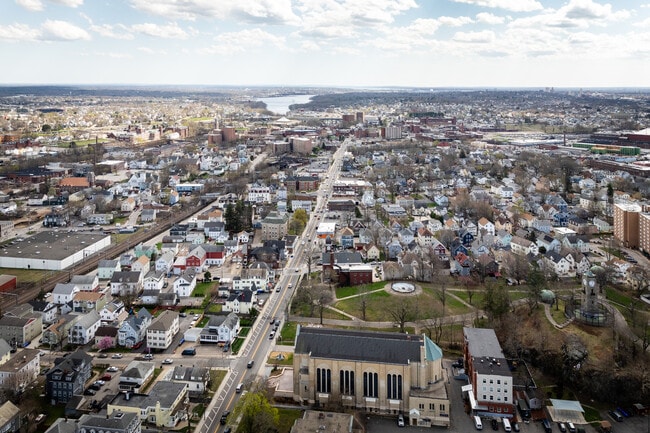 Casas Alquiler en Central Falls, RI