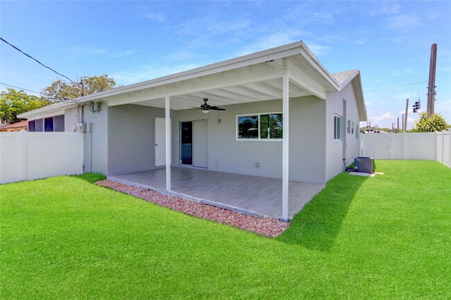 2822 N Dixie Hwy in Boca Raton, FL - Building Photo - Building Photo