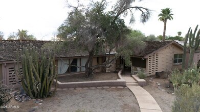 6701 E Mockingbird Ln in Paradise Valley, AZ - Building Photo - Building Photo