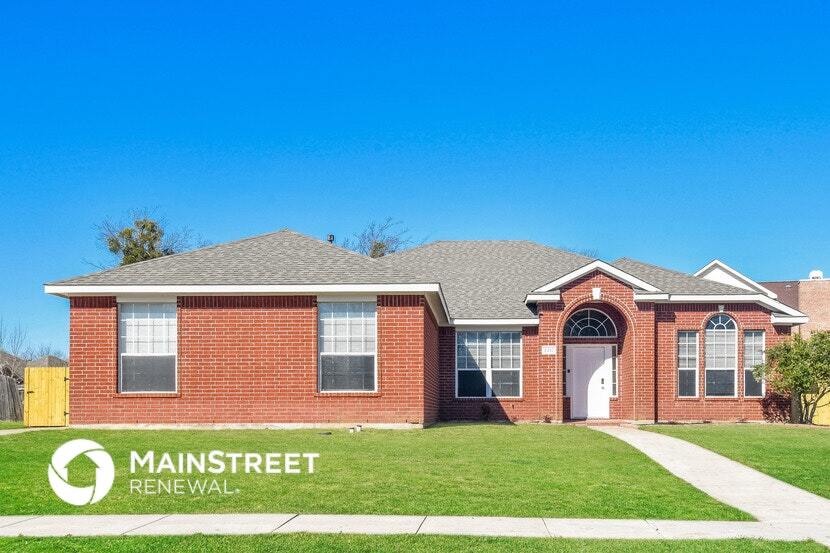 4217 Forestedge Dr in Grand Prairie, TX - Building Photo