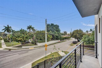 2411 SW 16th Ter in Miami, FL - Building Photo - Building Photo