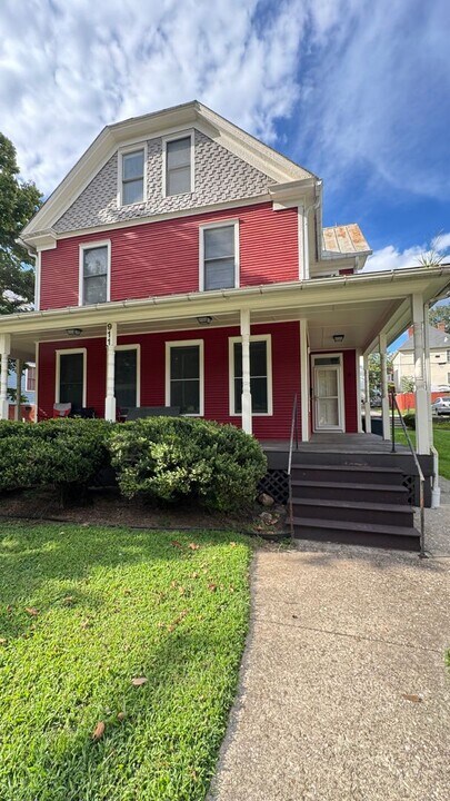 911 Campbell Ave SW in Roanoke, VA - Building Photo