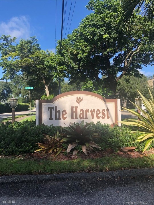 2810 SW 87th Ave in Davie, FL - Building Photo