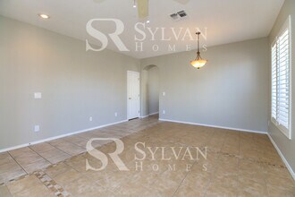 8324 N 61st Ln in Glendale, AZ - Building Photo - Building Photo