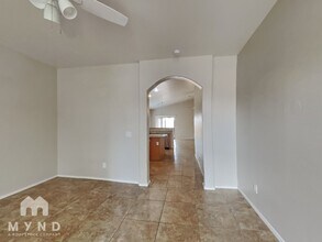 6315 S 25th Dr, Unit 1010 in Phoenix, AZ - Foto de edificio - Building Photo