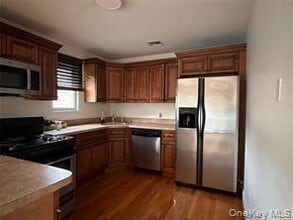 420 N Corona Ave in Valley Stream, NY - Building Photo - Building Photo