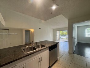 4370 NW 107th Ave in Doral, FL - Building Photo - Building Photo