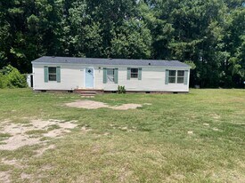 632 British Rd in Kinston, NC - Building Photo