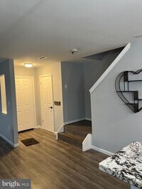 534 McManus Way photo'