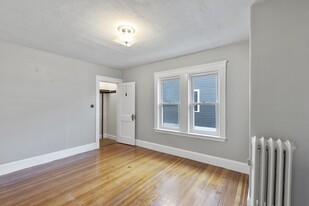 21 Renfrew St, Unit 2 Apartamentos