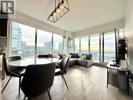 6622 Pearson Wy in Richmond, BC - Building Photo