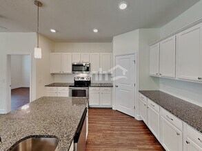 233 Crestrun Loop in Leesburg, FL - Foto de edificio - Building Photo