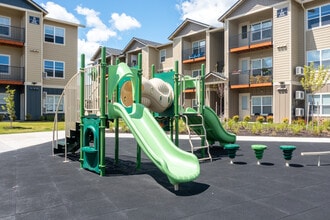 Autumn Grove in Vancouver, WA - Building Photo - Building Photo