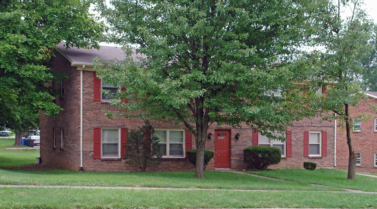 3716 Camelot Dr in Lexington, KY - Foto de edificio