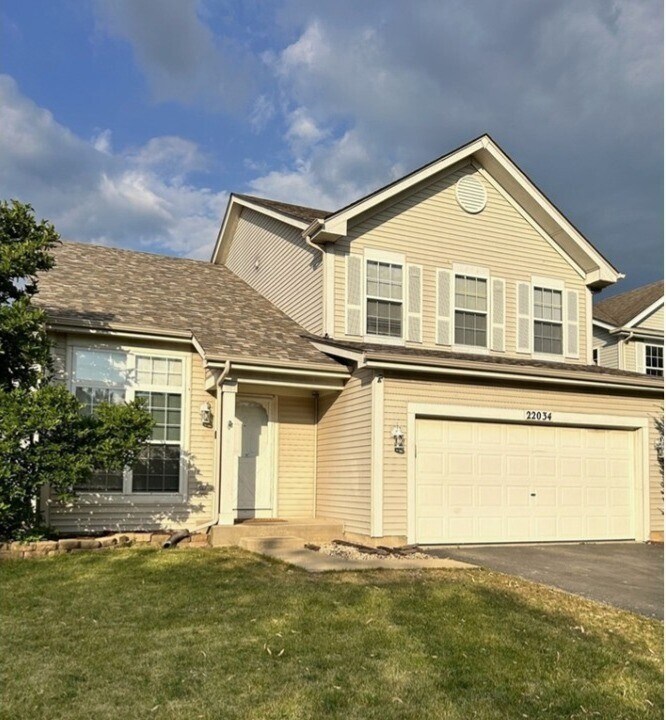 22034 W Lakeland Trail in Plainfield, IL - Building Photo