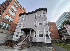 14 Relay Pl in Stamford, CT - Building Photo