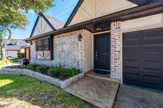 4 Williamsburg Cir in Galveston, TX - Building Photo - Building Photo