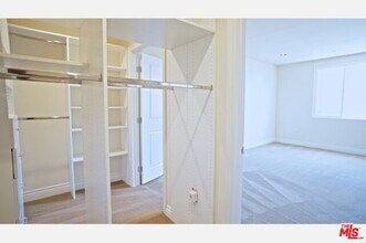11346 Iowa Ave-Unit -207 in Los Angeles, CA - Building Photo - Building Photo