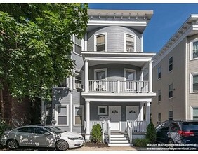 9 Washburn Ter, Unit 2 in Brookline, MA - Building Photo - Building Photo