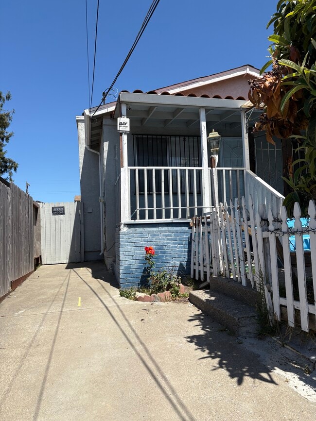 2625 78th Ave in Oakland, CA - Building Photo - Building Photo