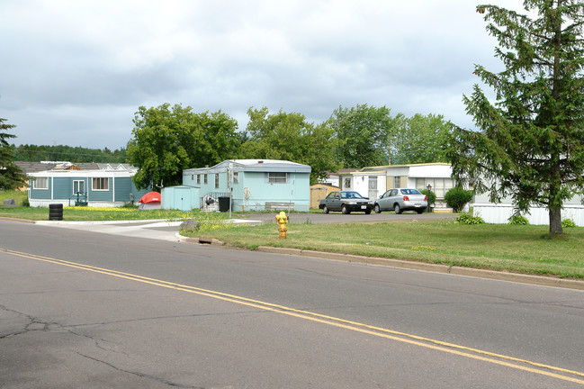 Belknap Terrace MH Court in Superior, WI - Building Photo - Building Photo