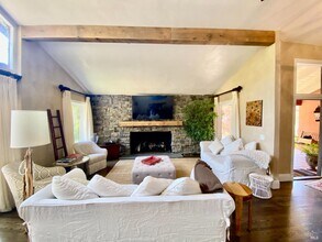 3594 Silverado Trail N in St Helena, CA - Building Photo - Building Photo