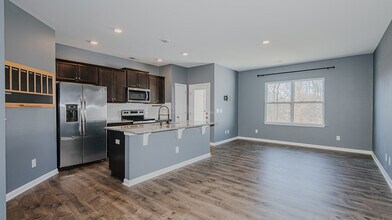 1253 Adrian Ct in Mebane, NC - Building Photo - Building Photo