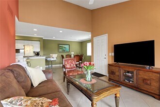 1195 Wildwood Lakes Blvd in Naples, FL - Building Photo - Building Photo