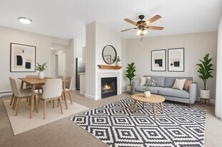 423 Berkshire Dr in Crystal Lake, IL - Building Photo