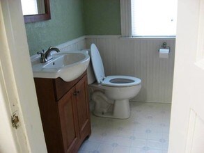 634 S Poplar St in Ottawa, KS - Building Photo - Building Photo