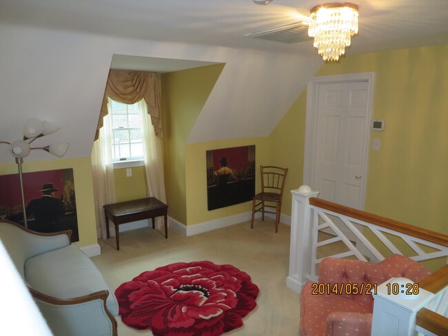 1044 26th St S in Arlington, VA - Foto de edificio - Building Photo