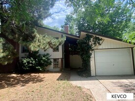 1330 Woodcrest Ct in Fort Collins, CO - Building Photo