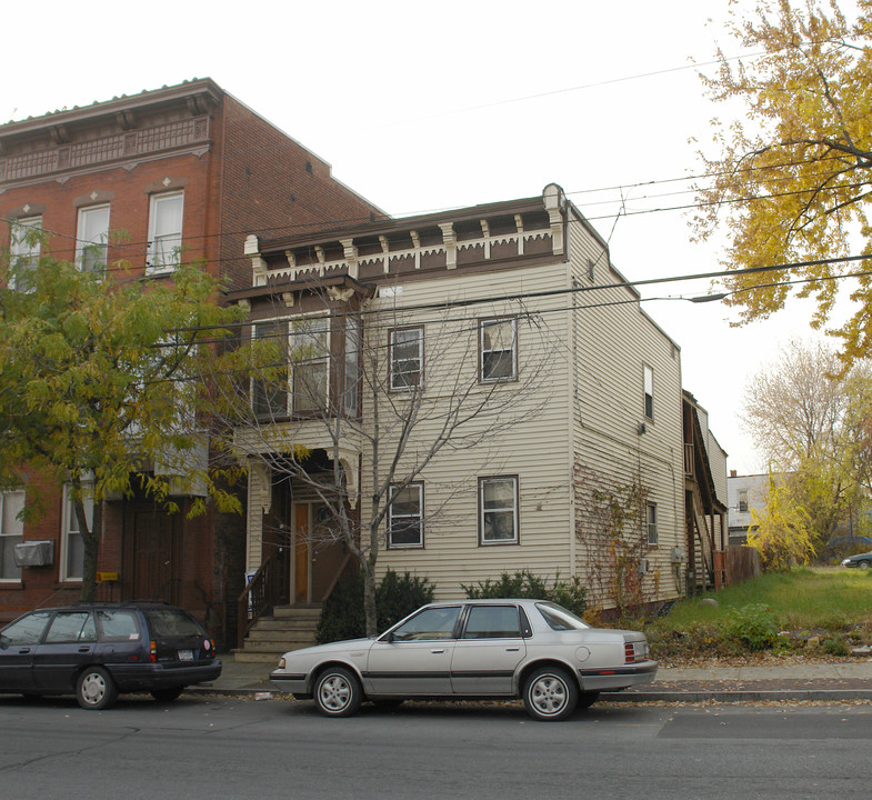 3319 6th Ave in Troy, NY - Foto de edificio