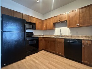 13570 Technology Dr. in Eden Prairie, MN - Building Photo - Building Photo