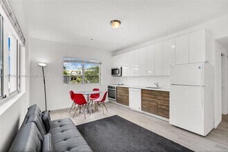 820 15th St in Miami Beach, FL - Building Photo - Building Photo