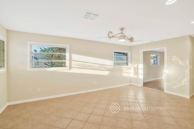 6654 Riparian Rd in Atlantis, FL - Building Photo - Building Photo