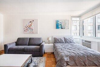 230 W 55th St in New York, NY - Building Photo - Building Photo