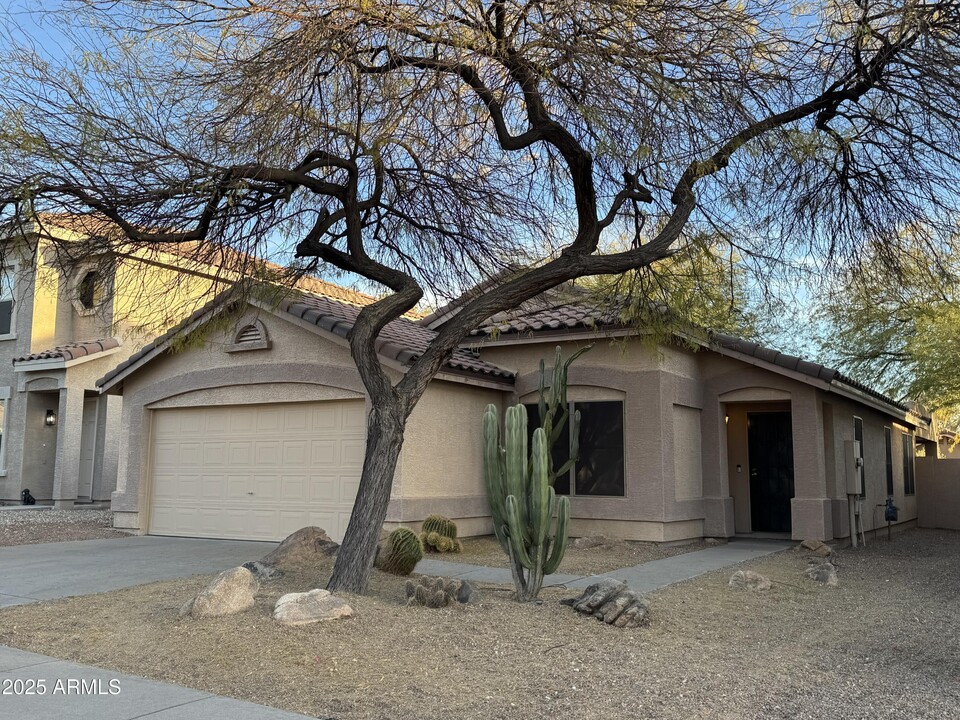 5039 E Peak View Rd in Cave Creek, AZ - Building Photo