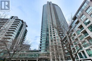 215 Fort York Blvd in Toronto, ON - Building Photo