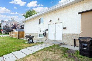 6151D Bowness Rd NW in Calgary, AB - Building Photo