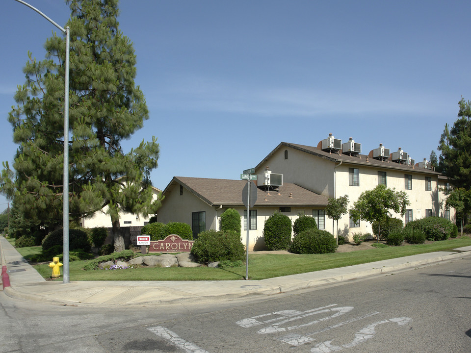 Carolyn and Hemlock Apartments in Reedley, CA - Building Photo