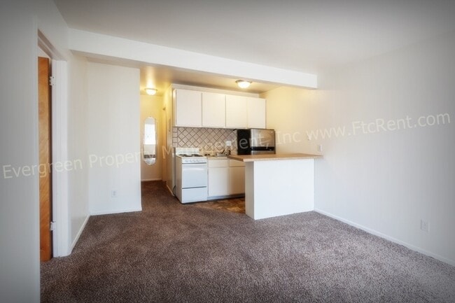 2008 W Plum St in Fort Collins, CO - Building Photo - Building Photo